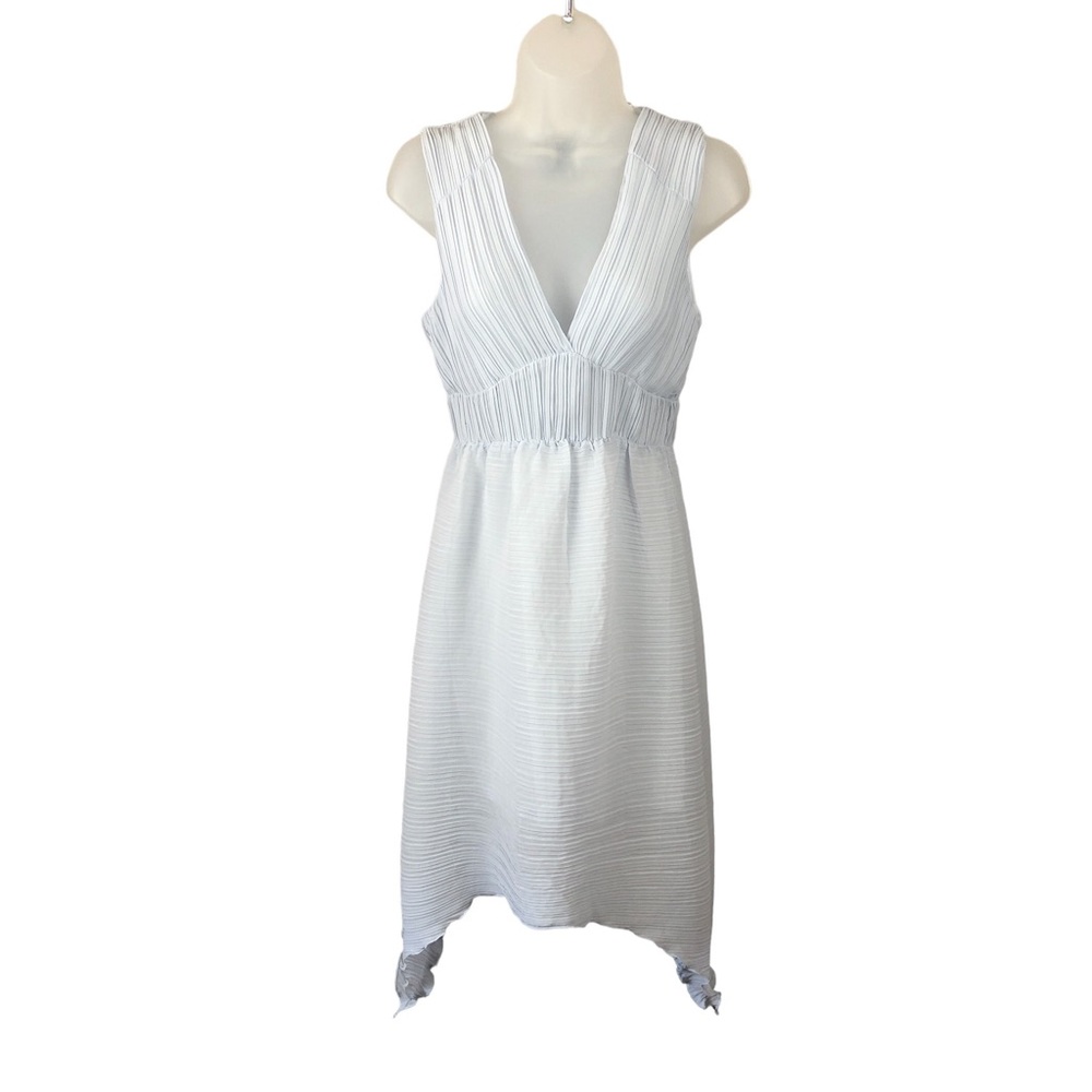 DRESS - Women's H&M Light Baby Blue Gauzy Sleeveless Textured Sundress. Size 6